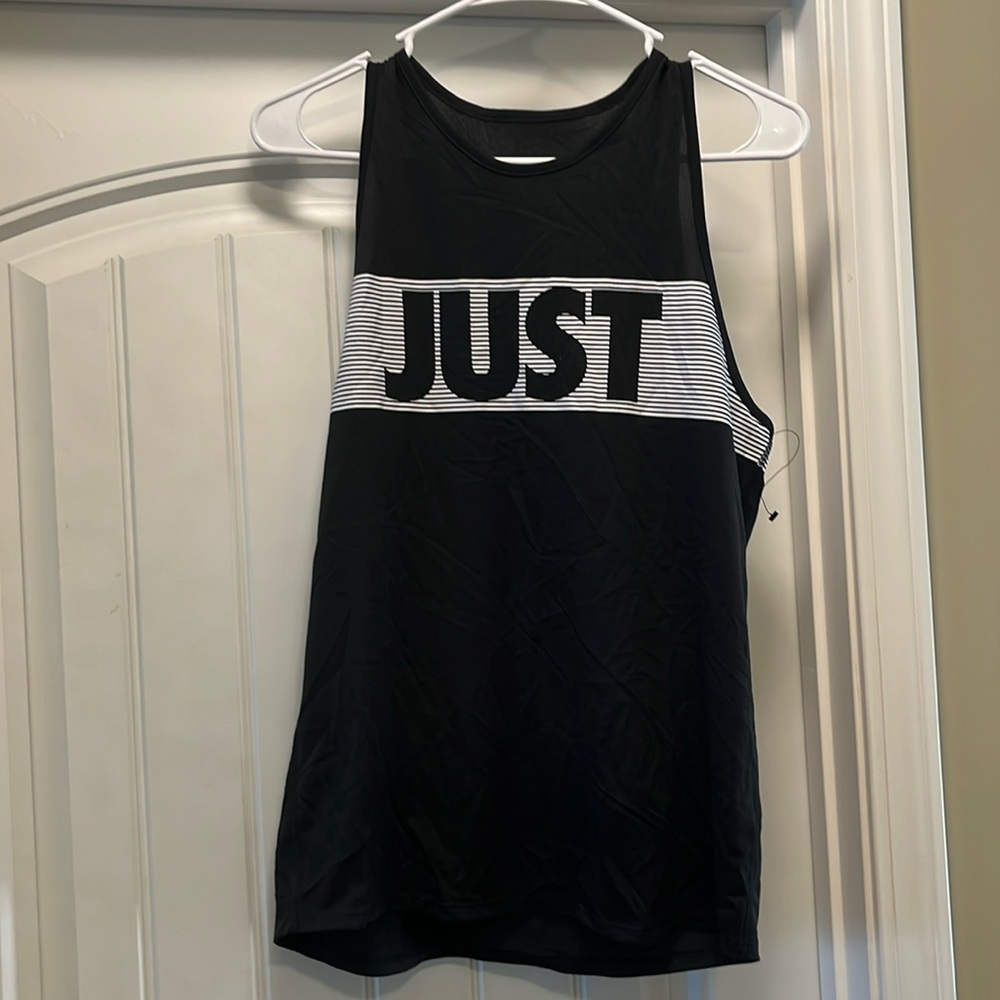 Nike top